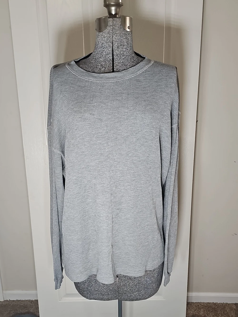 Express Thermal Long Sleeve Crewneck Gray Shirt Size M